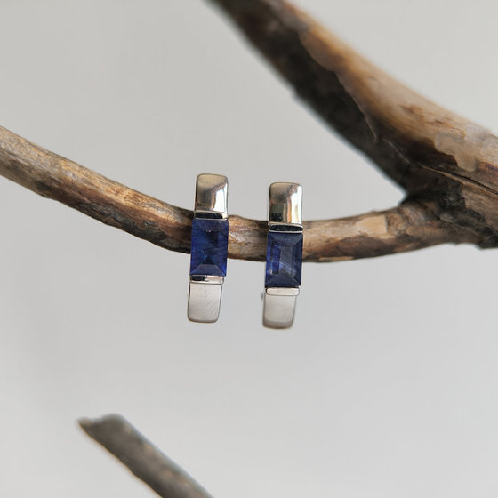 Серебряные серьги с сапфиром 1.559ct