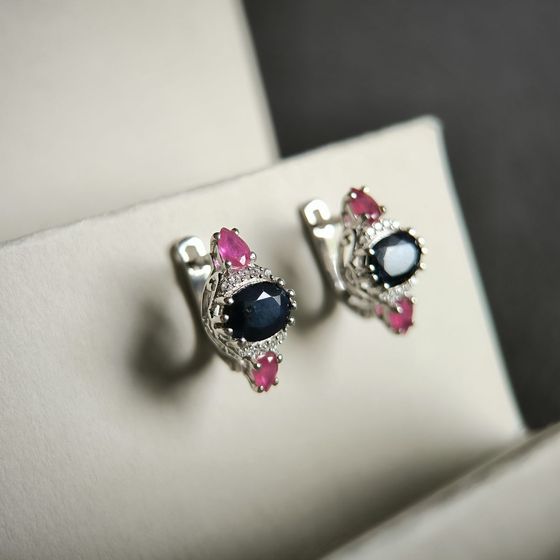 Серебряные серьги с сапфиром 4.337ct, рубином, фианитами