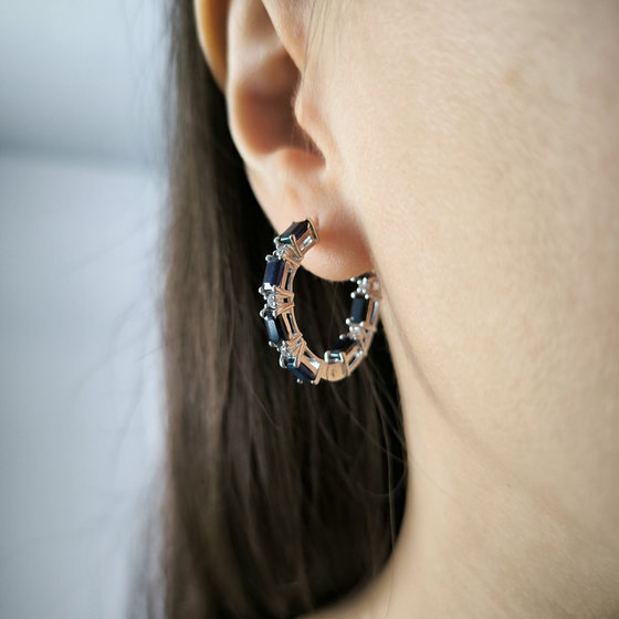 Серебряные серьги с сапфиром 6.112ct, фианитами