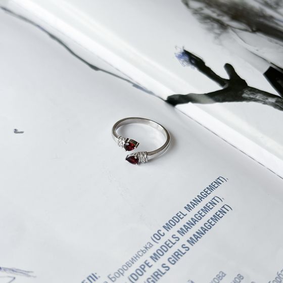 Серебряное кольцо с гранатом 0.43ct