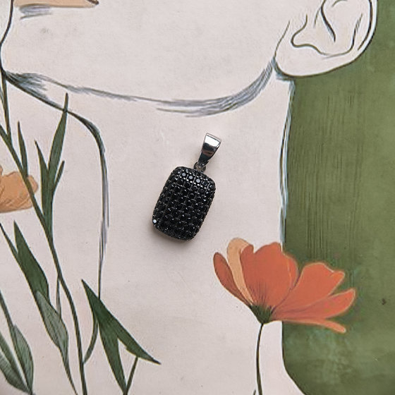 Серебряная подвеска с фианитами