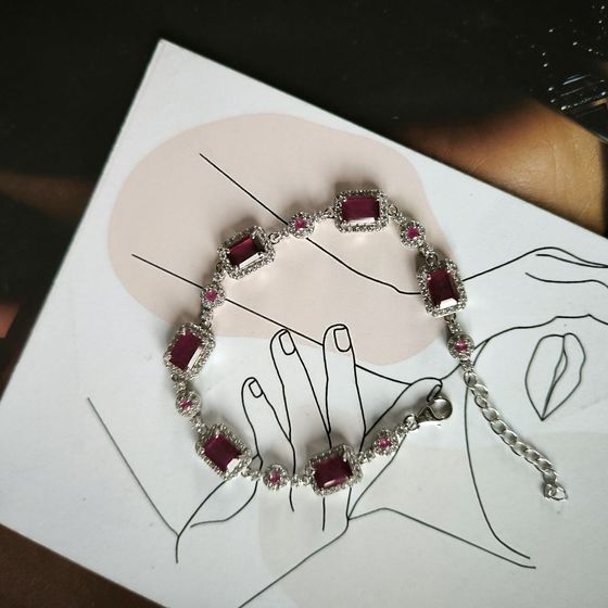 Серебряный браслет с рубином, фианитами Серебряный браслет с рубином, фианитами