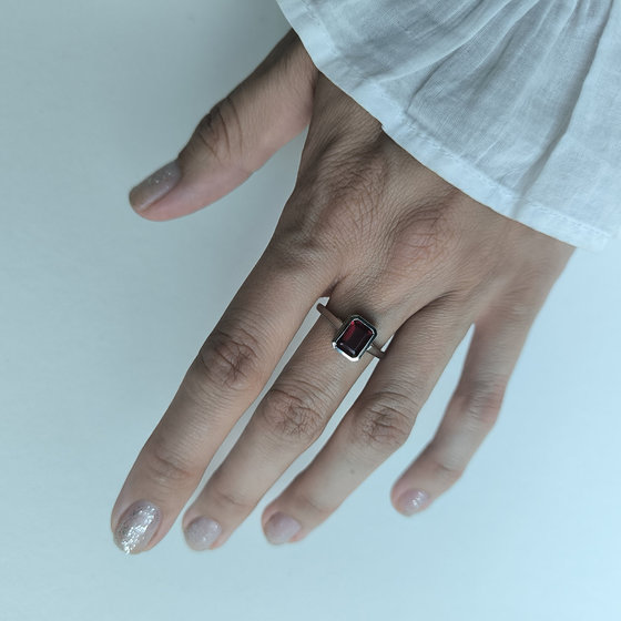 Серебряное кольцо с гранатом nano 1.261ct