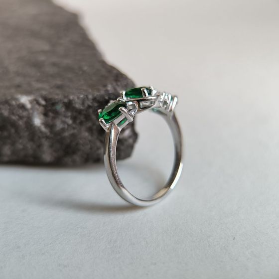 Серебряное кольцо с изумрудом nano 1.16ct