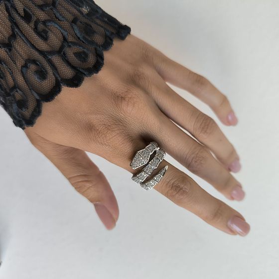 Серебряное кольцо с фианитами