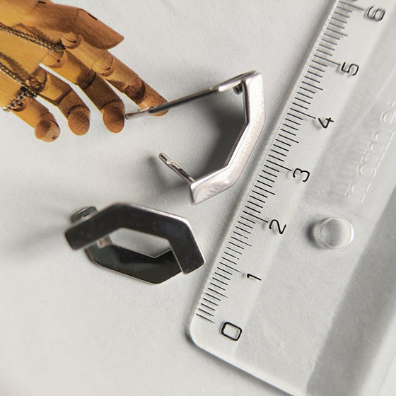 Серебряные серьги без камней