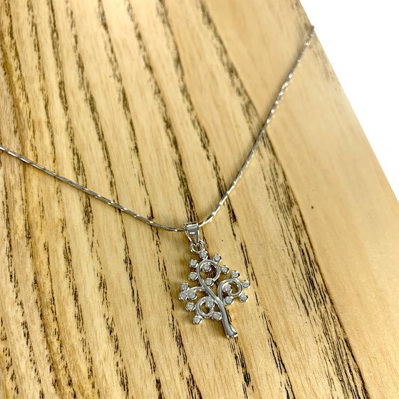 Серебряная подвеска с фианитами