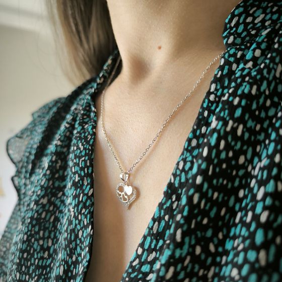 Серебряное колье с фианитами, перламутром Серебряное колье с фианитами, перламутром