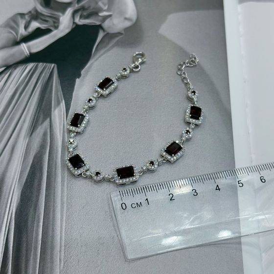 Серебряный браслет с гранатом 10.643ct