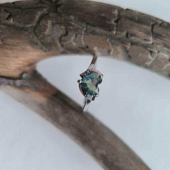 Серебряное кольцо с мистик топазом 0.613ct