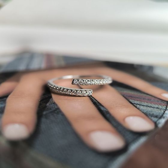 Серебряное кольцо с фианитами