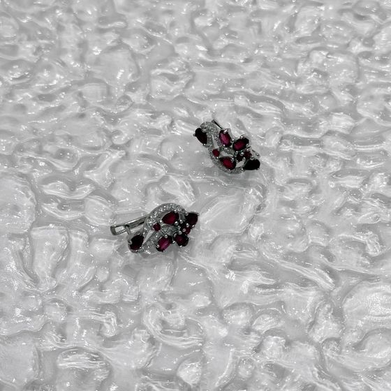 Серебряные серьги с рубином 4.384ct