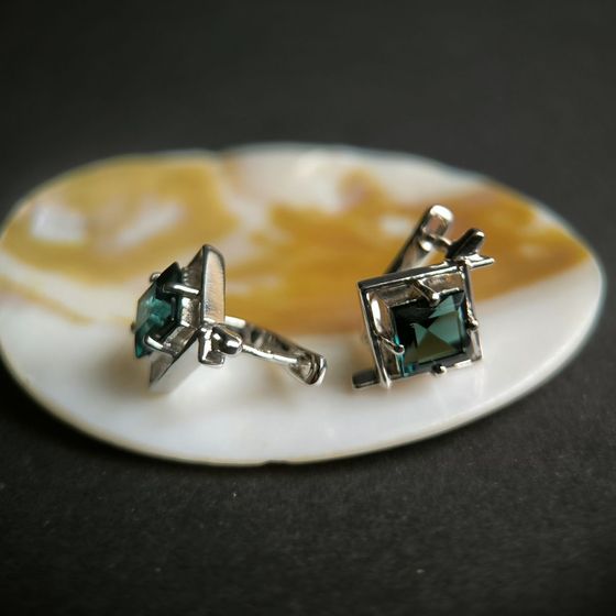 Серебряные серьги с топазом Лондон Блю 3.008ct