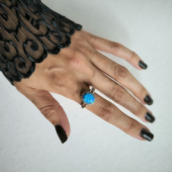 Серебряное кольцо с опалом