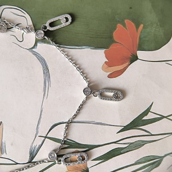 Серебряное колье с фианитами