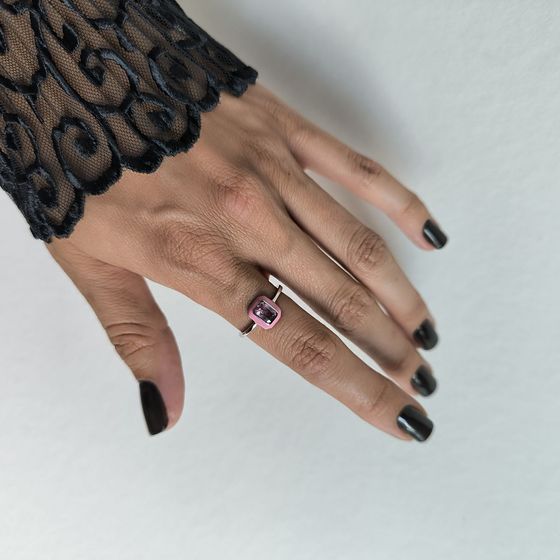 Серебряное кольцо с фианитами, емаллю