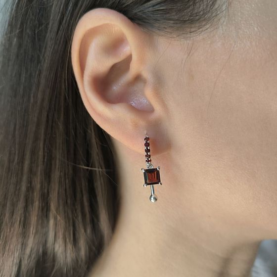 Серебряные серьги с гранатом 2.605ct