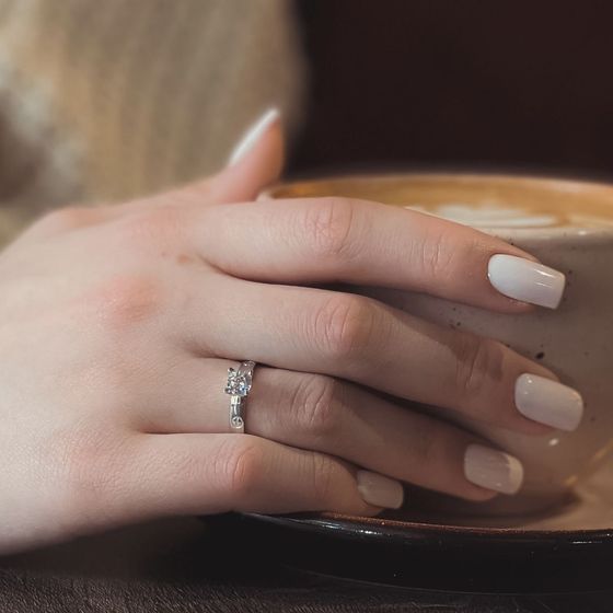 Золотое кольцо с фианитами 0.2ct