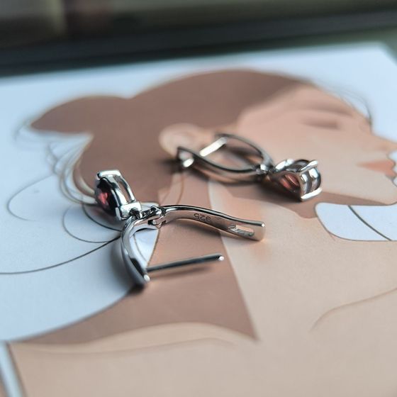 Серебряные серьги с гранатом 1.542ct