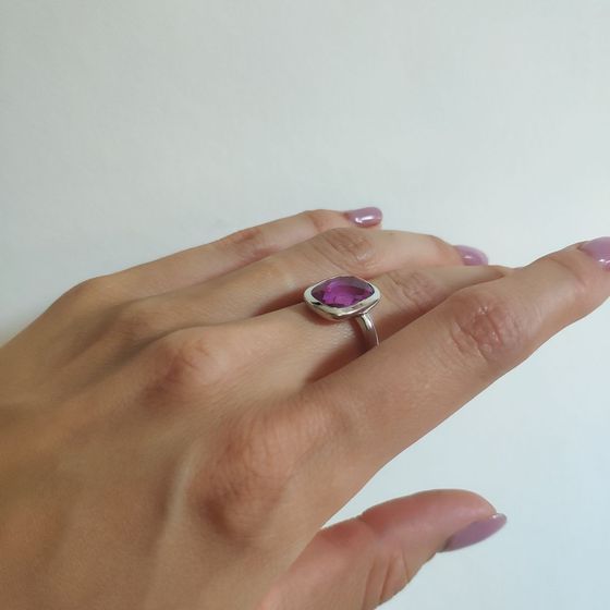 Серебряное кольцо с александритом 8.1ct