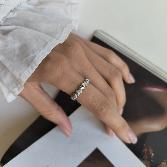 Серебряное кольцо с фианитами