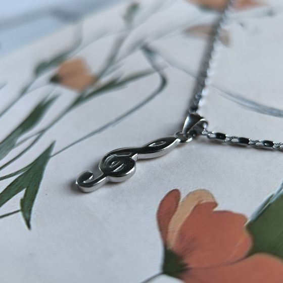 Серебряная подвеска без камней