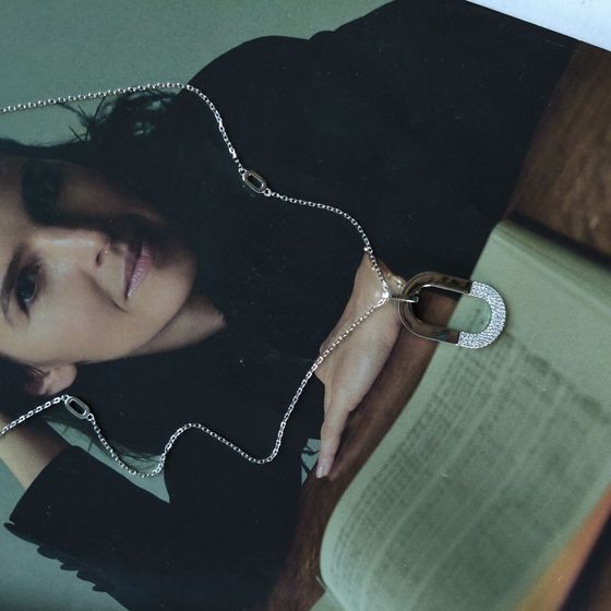 Серебряное колье с фианитами