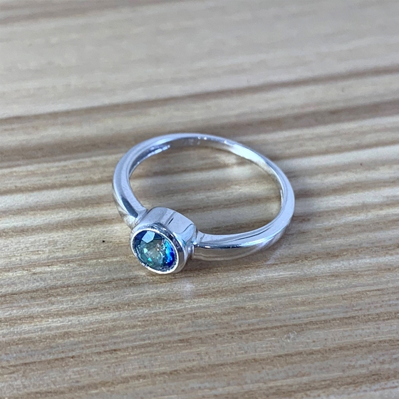 Серебряное кольцо с мистик топазом