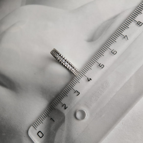 Серебряное кольцо с фианитами