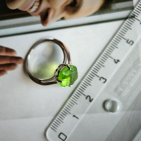 Серебряное кольцо с хризолітом 4.855ct