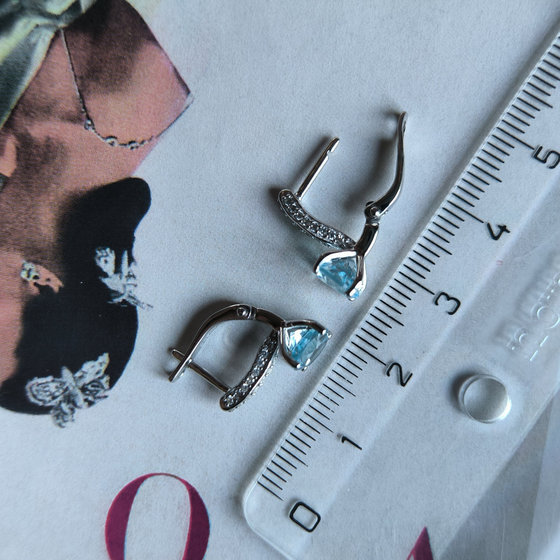 Серебряные серьги с топазом 2.482ct, фианитами