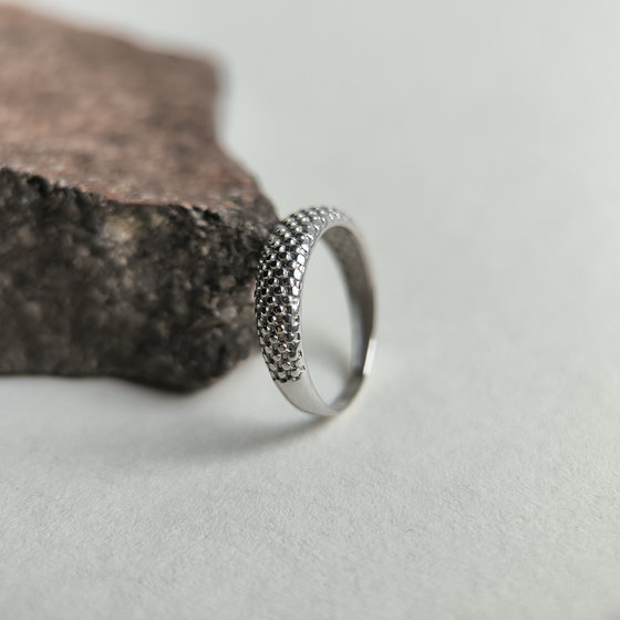 Серебряное кольцо без камней