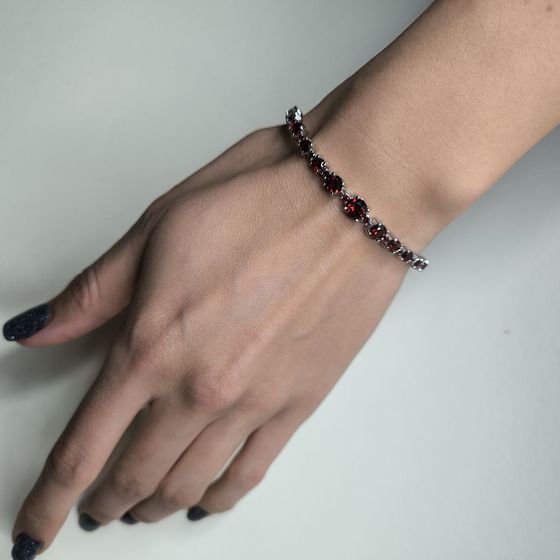 Серебряный браслет с гранатом 9.14ct
