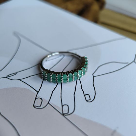 Серебряное кольцо с изумрудом 1.175ct