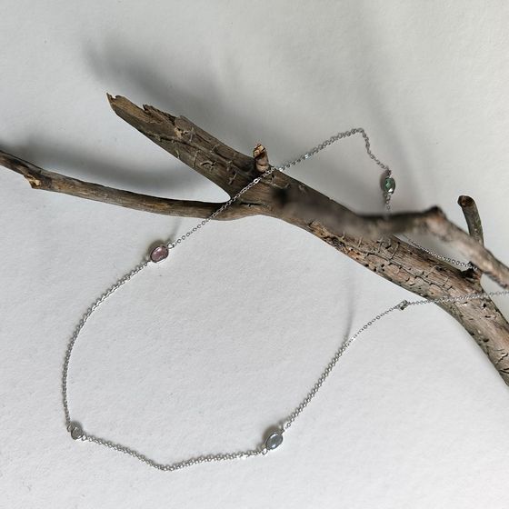 Серебряное колье с фианитами