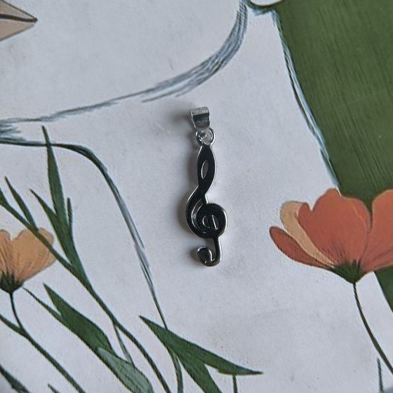 Серебряная подвеска без камней