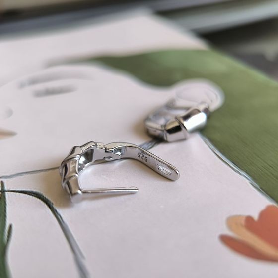 Серебряные серьги без камней Серебряные серьги без камней