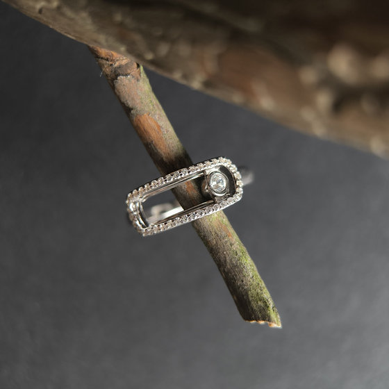 Серебряное кольцо с фианитами