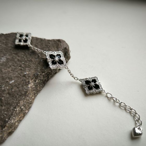 Серебряный браслет с ониксом, фианитами