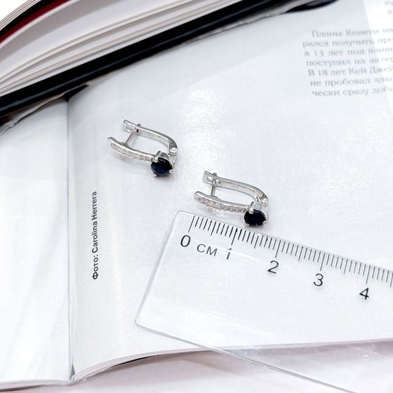 Серебряные серьги с сапфиром 1.711ct, фианитами