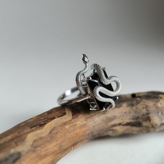 Серебряное кольцо с сапфиром nano 6.14ct