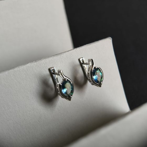 Серебряные серьги с мистик топазом 1.817ct