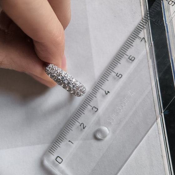 Серебряное кольцо с фианитами