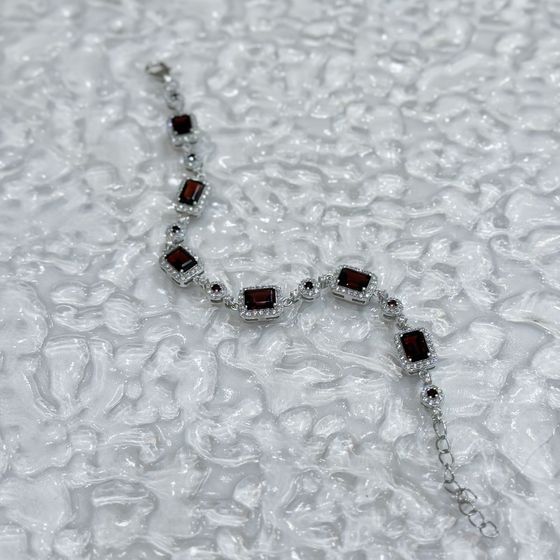 Серебряный браслет с гранатом 10.643ct