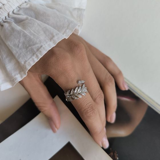 Серебряное кольцо с фианитами