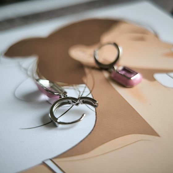 Серебряные серьги с фианитами, емаллю