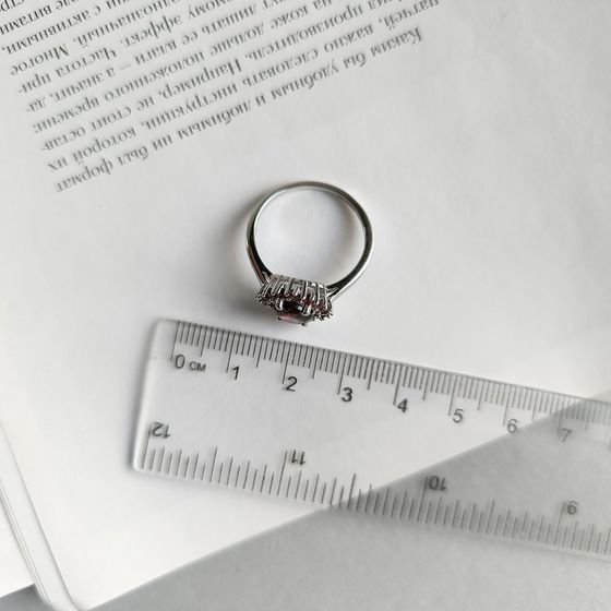 Серебряное кольцо с гранатом 2.82ct
