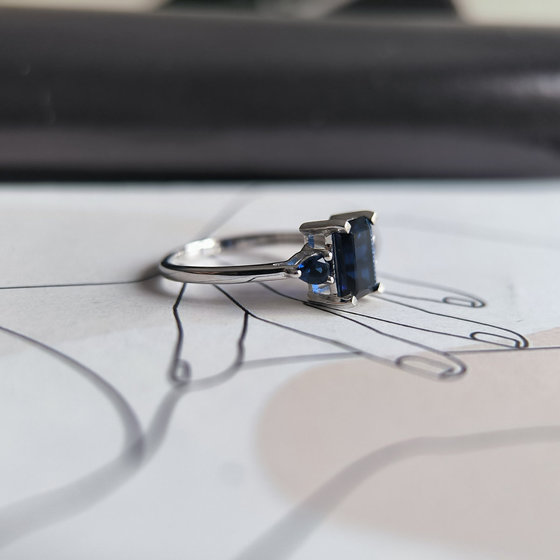 Серебряное кольцо с сапфиром nano 1.547ct