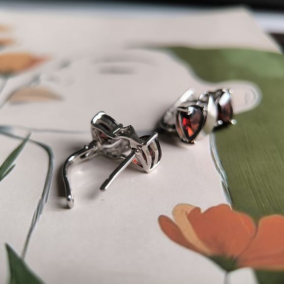 Серебряные серьги с гранатом 4.9ct