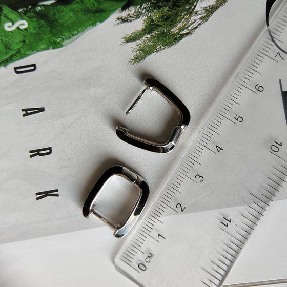 Серебряные серьги с фианитами, емаллю